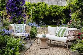 Exactly what are the most appealing highlights of a garden lounge? post thumbnail image