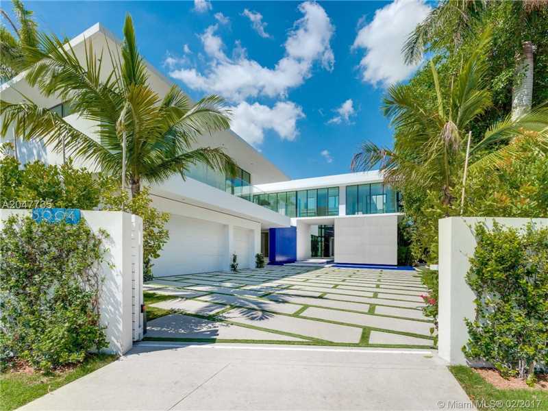 Magnificent Bay-Front Property with Spectacular Views of Biscayne Bay post thumbnail image