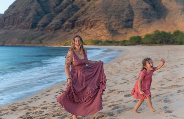 Oahu’s Beauty, Your Love: Couples Photographer post thumbnail image