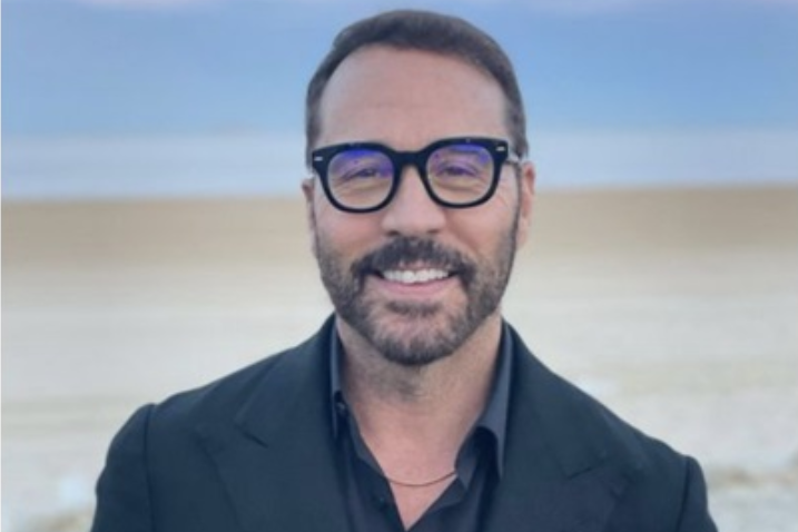 Actor Jeremy Piven: Hollywood’s Hidden Gem post thumbnail image